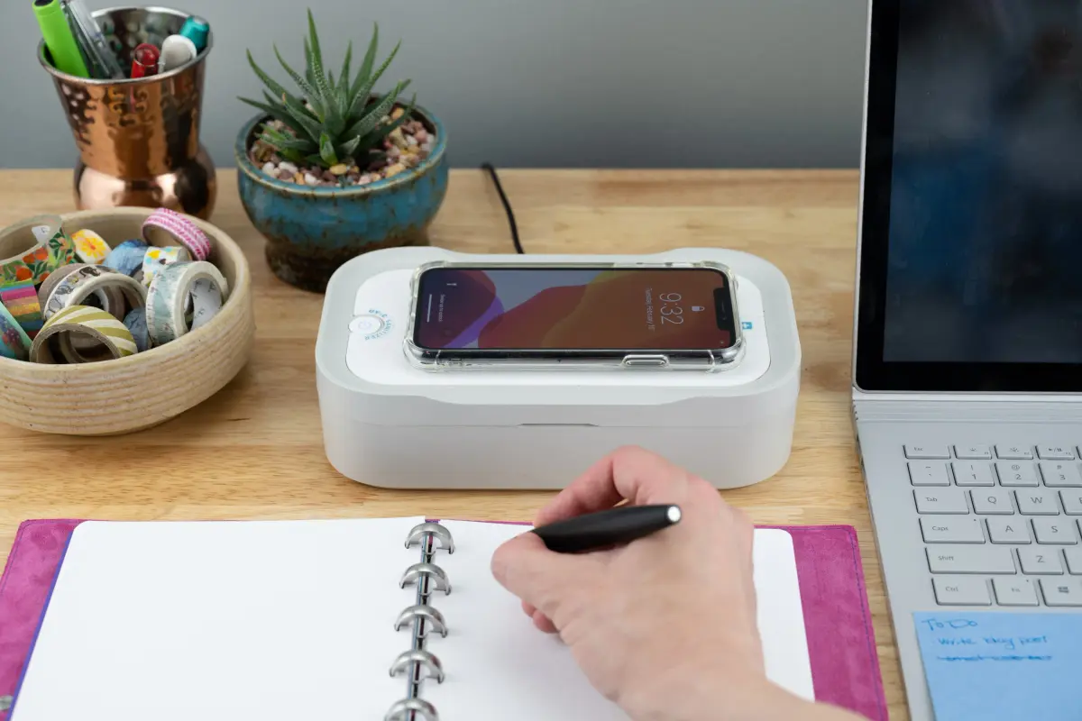 UV Smartphone Sanitizer with Remote Charging
