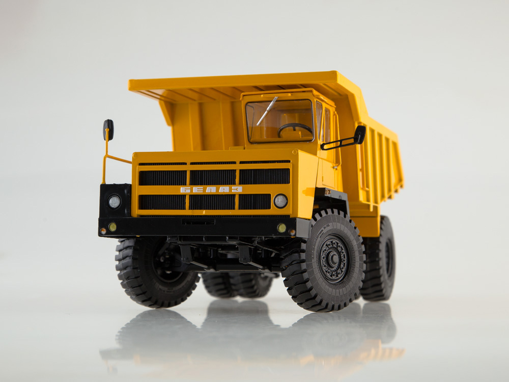 БЕЛАЗ-7522 поздний, жёлтый 01