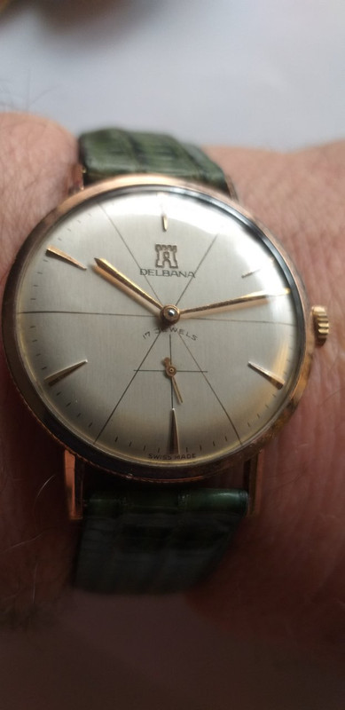 Delbana 3 en la muñeca