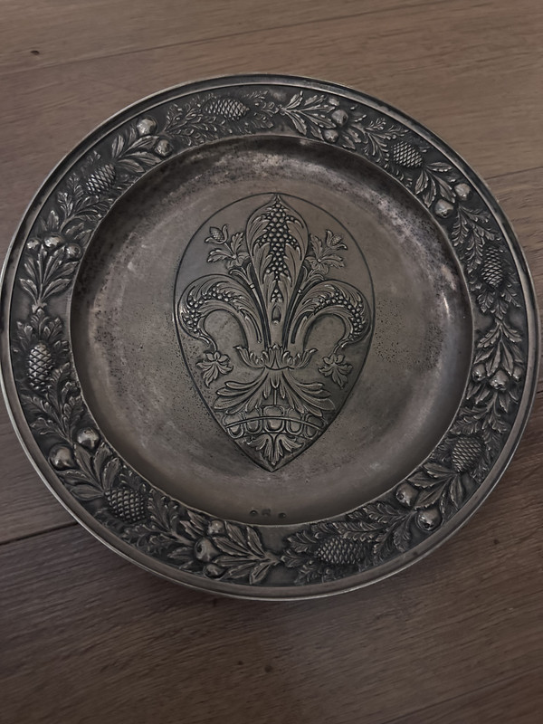 Kingdom Front of plate