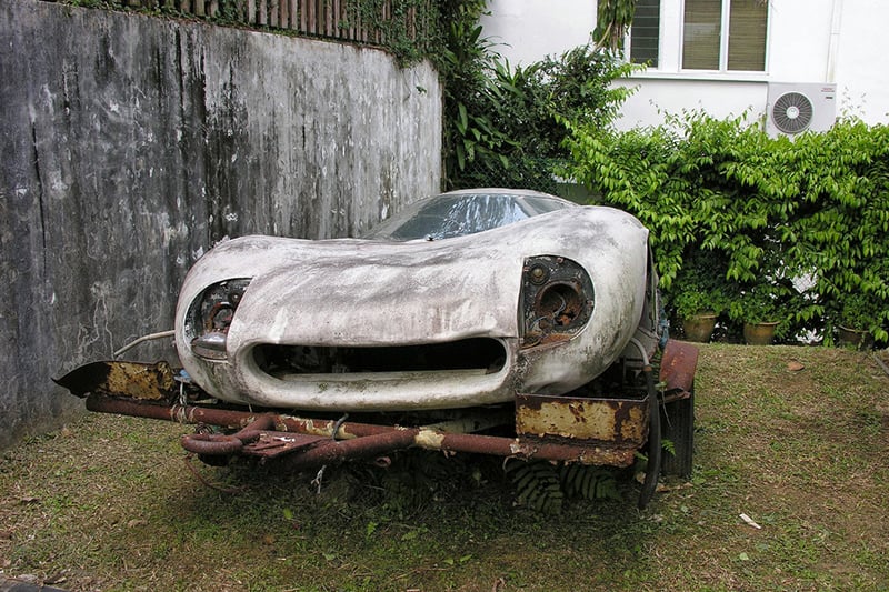collection-abandoned-race-cars-difficult-comprehend6