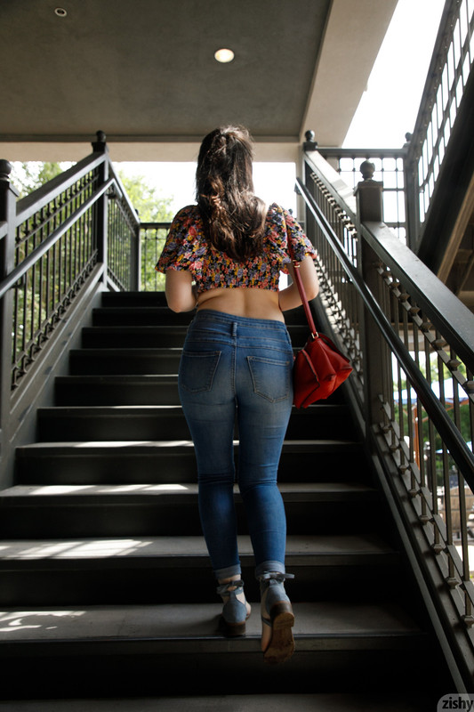 full_006_1332481535577055