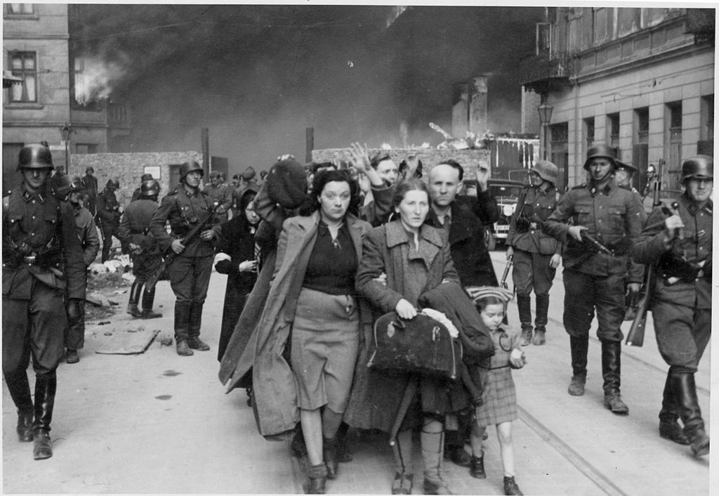 Levantamiento del Gueto de Varsovia de abril-mayo de 1943, entre las unidades SS involucradas en encontraba el III Batallón de Varsovia de la 3ª División SS Levantamiento del Gueto de Varsovia de abril-mayo de 1943, entre las unidades SS involucradas en encontraba el III Batallón de Varsovia de la 3ª División SS