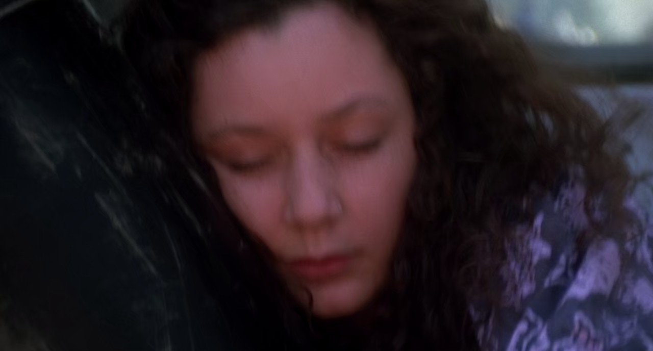 Poison-Ivy-1992-Blu-Ray-Hindi-English-720p-10bit-x265-HEVC-AAC-2-0-ESub-mkv-0001