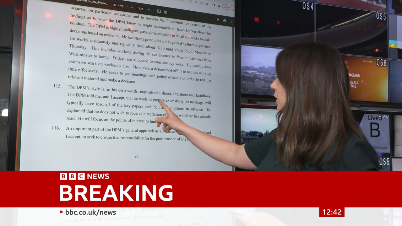 04.21 - 12.00.00 - BBC News. The latest news from the BBC. [S]..ts_snapshot_00.43.21.234
