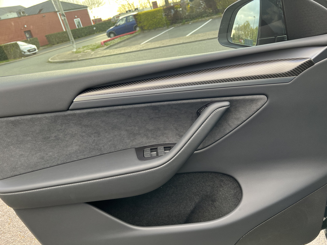 C8BE525C-CCF2-40F6-9290-084E4365BCAF