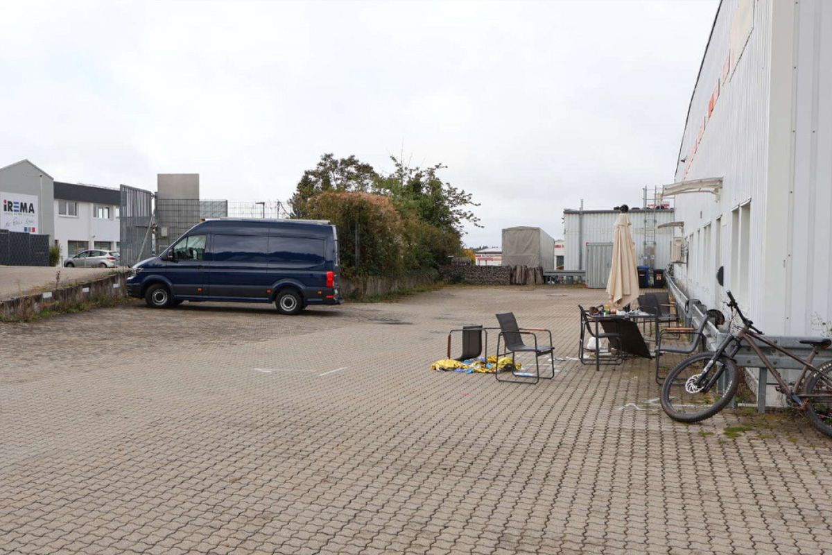  Polizei Mittelfranken - Tötung und drei Schwerverletzten - Postbauer-Heng