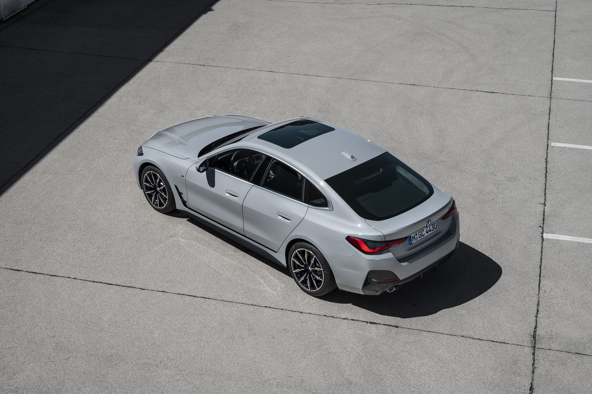 P90424603_highRes_the-all-new-bmw-430i