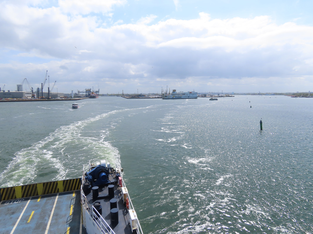 62553FAE-2A3F-491E-9E78-E6C7728050EA