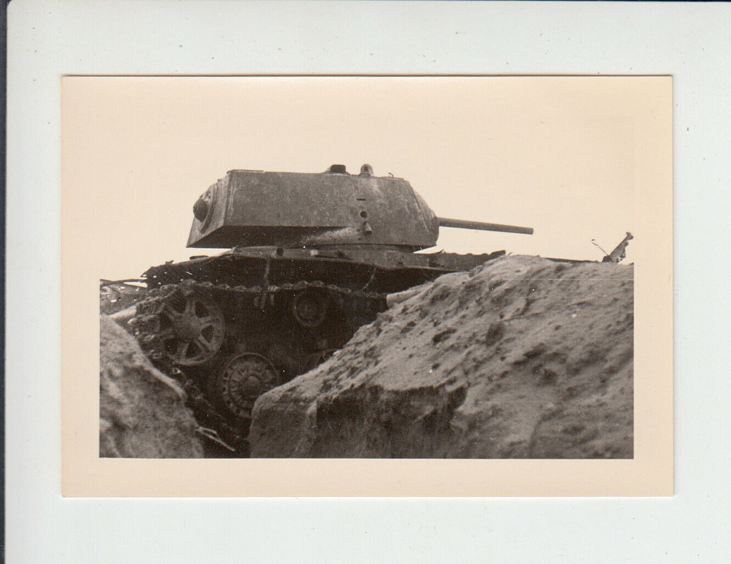 Russischer Kampfpanzer KW 1 - zerstört & erbeutet