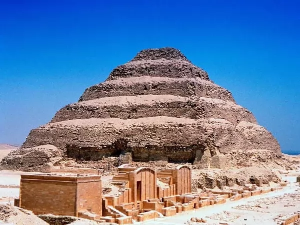 [صورة: egyptian-pyramids-facts-with-pictures-70...63274.webp]
