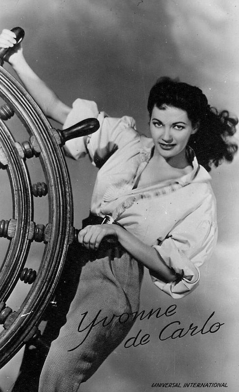 Yvonne_De_Carlo_b30