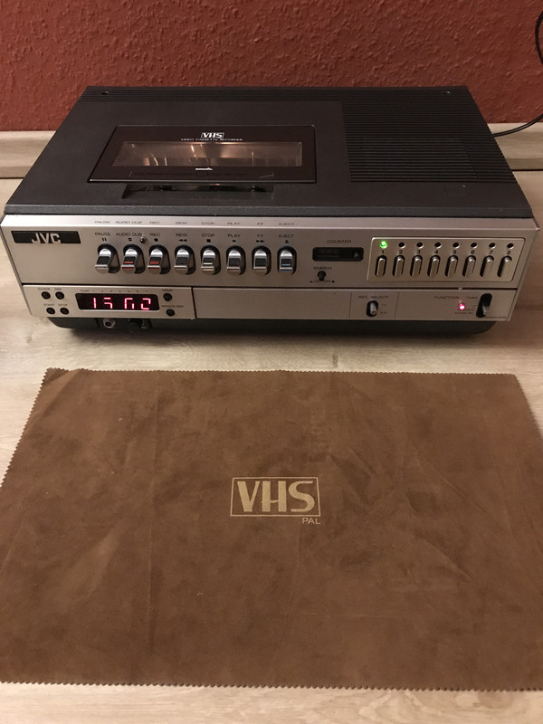 41AD346E-2EB4-45BE-8F90-941D222154E4