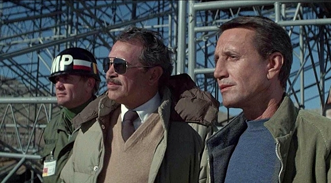 BLUE-THUNDER-WARREN-OATES-1A-FOTOR.jpg