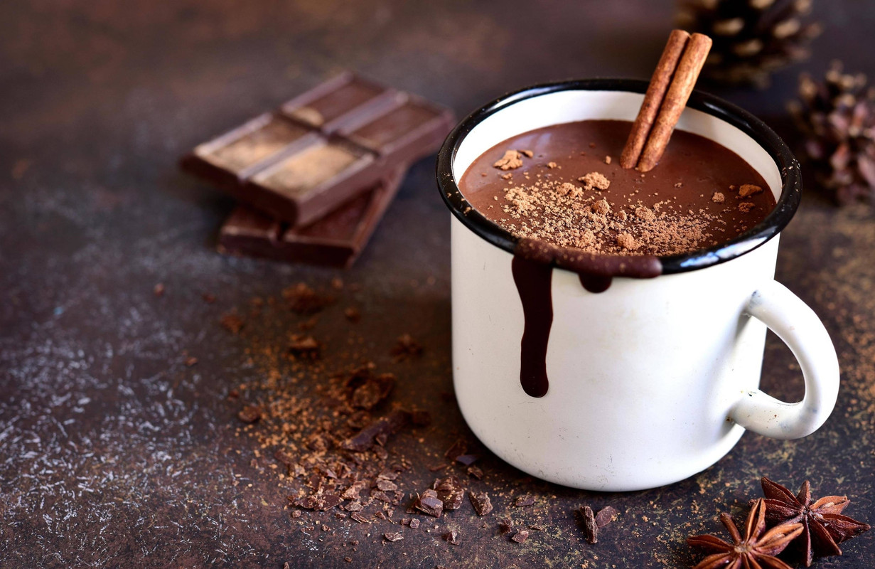 Atole de chocolate con nuez, la receta ideal para un desayuno calientito con pan