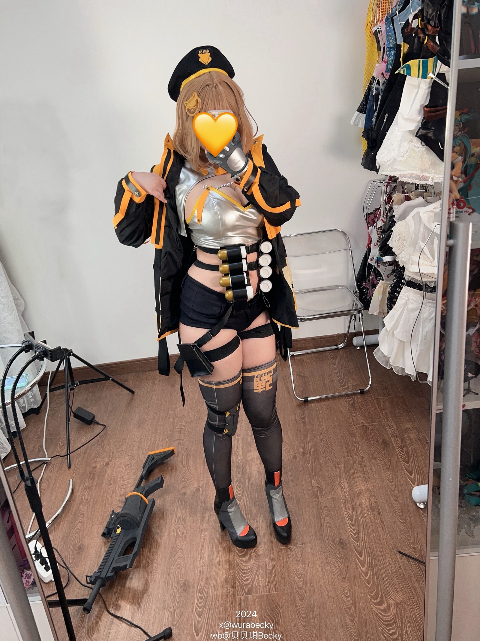 贝贝琪 Becky 阿妮斯 官方风 Cosplay 写真＋视频合集（40P｜4V｜327MB）插图