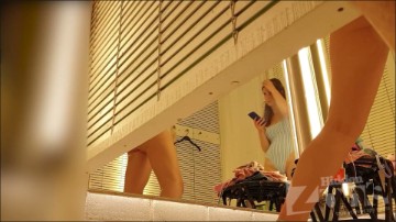 [Image: Voyeur25575110624.jpg]