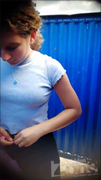 [Image: Voyeur13805115459.jpg]