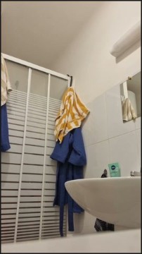 [Image: Voyeur2225144217.jpg]