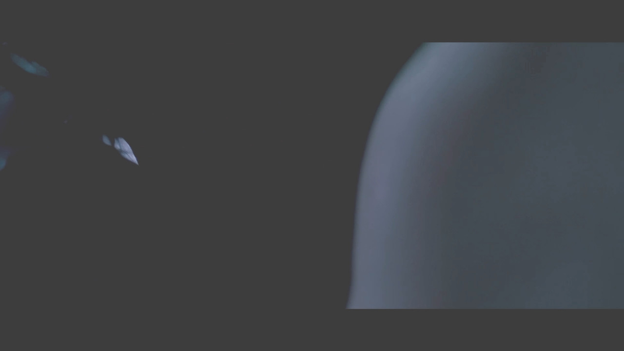 Raima Sen Hot Navel From Mirch 2010 1080p Light Version.mp4_snapshot_00.34_[2020.12.02_20.41.33]