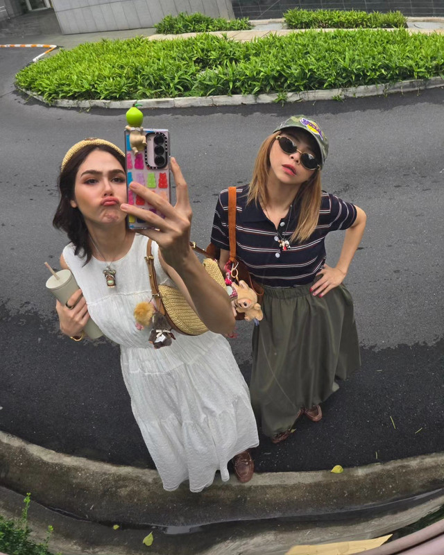 chomismaterialgirl_1723775720_3435602209407610357_4275583 (1)