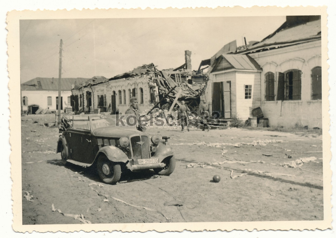 Korosten Ukraine Ruinen Hanomag PKW 56. Infanterie Div.