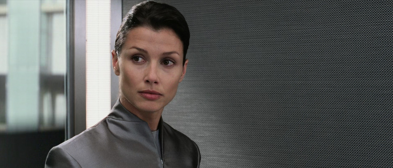 I.Robot.2004.1080p.BluRay.x265-RARBG.mp4_snapshot_00.15.25.162