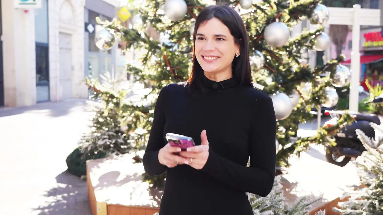 JacquieEtMichelTV 25 02 28 Ada 26 years old hard in pairs!