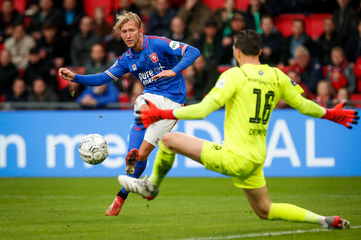 Twente vs PSV Eindhoven, 19h30 ngày 17/08