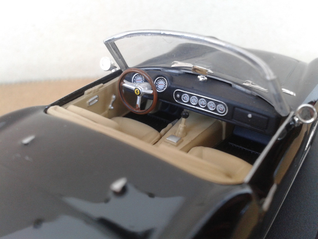 1957 Ferrari 250 GT California (Ixo - nº 22 Ferrari RBA) (4)