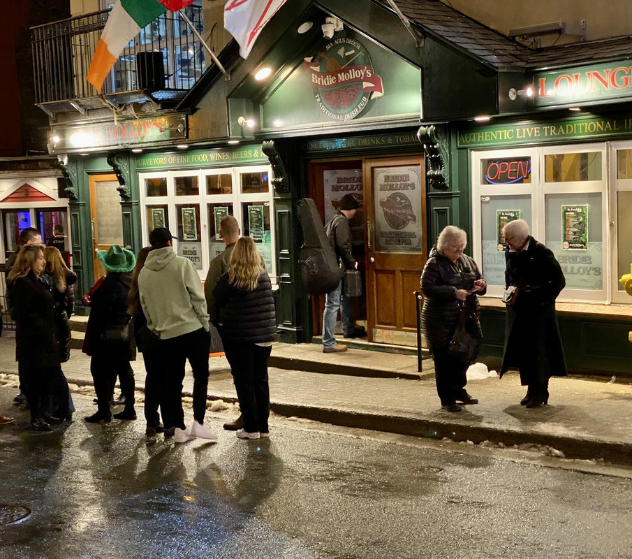 0F9F9909-C652-44EB-A400-118C4A63F1D0