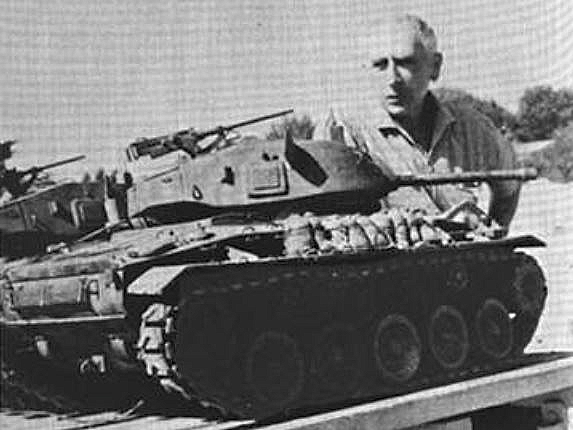 EUGENE-LOURIE-BATTLE-OF-BULGE-LOURIE-M24-CHAFFEE.jpg