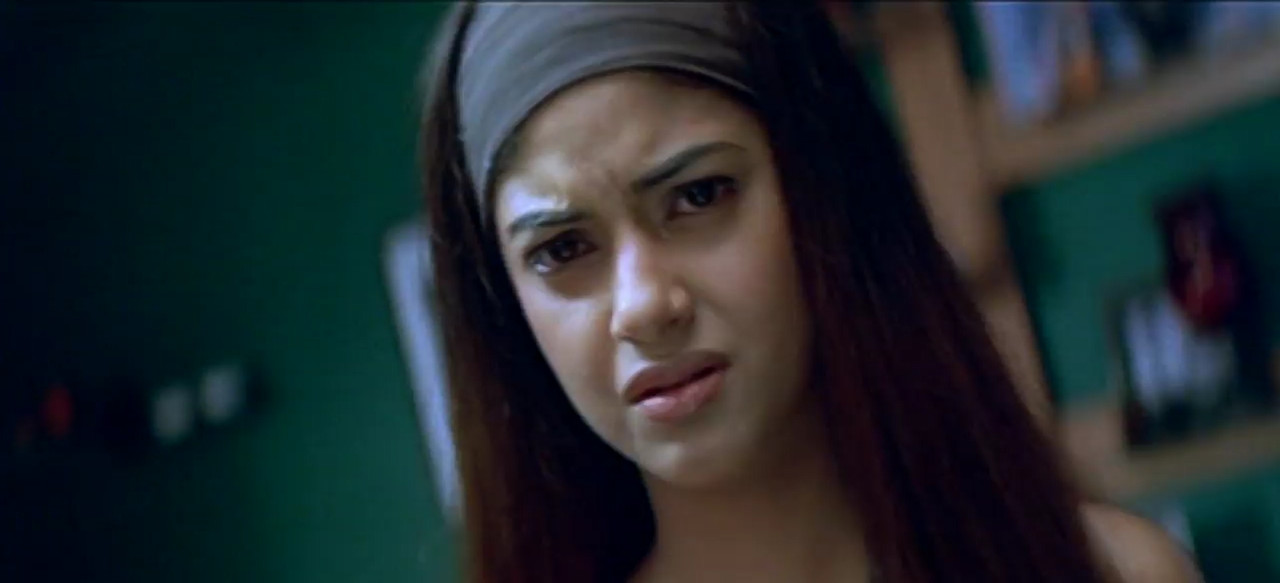 Ah Aah: Anbe Aaruyire 2005 WebRip [Tamil] 480p, 720p Screenshot