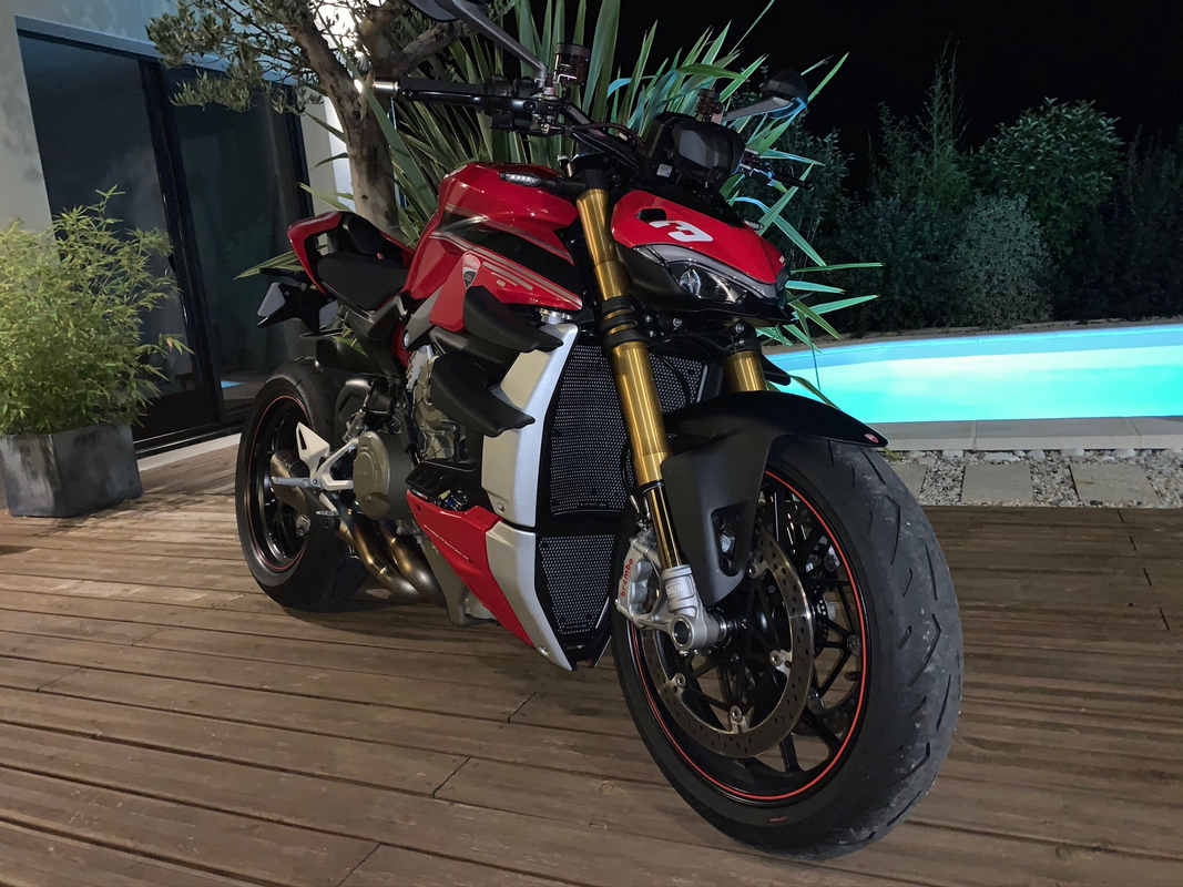 D1FCFECF-1447-4826-B82B-187A00ADC5F2