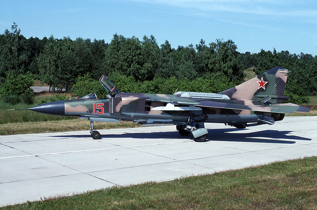 833 IAP Mig-23MLD 15 Red [Jüterbog 1991]