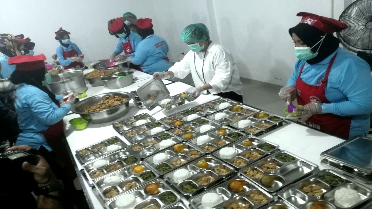 Bos BGN Ungkap: Ibu-Ibu di Dapur MBG Digaji Rp2 Juta per Bulan