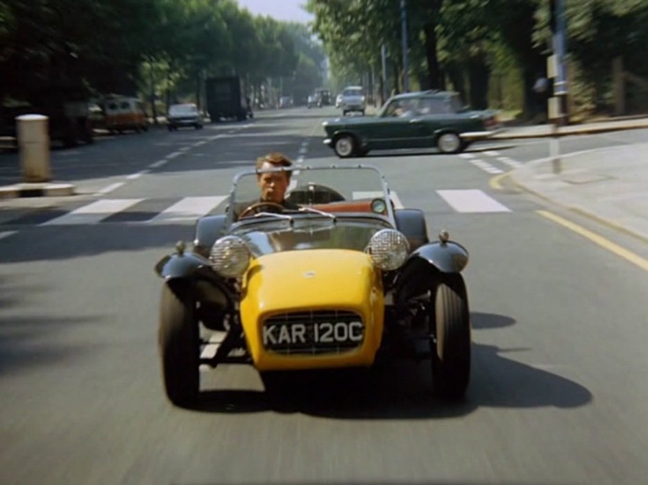 [Bild: prisoner-the-1967-68-005-man-driving-yellow-car.jpg]