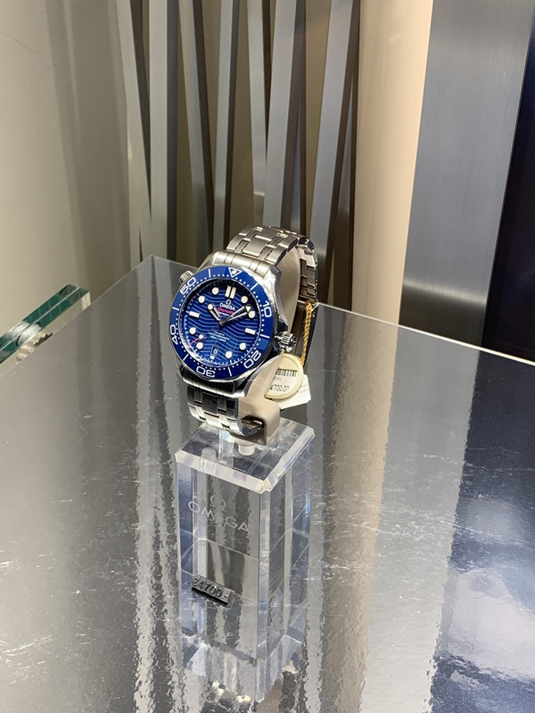 B6720858-4ECB-44E0-BBED-85DDC4327DBB