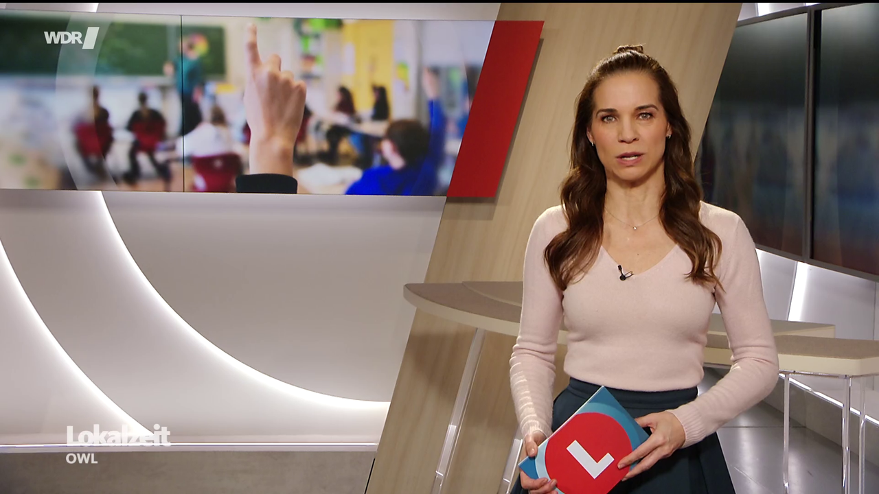 Kristina Sterz WDR Lokalzeit OWL 12 03 2026 112X Caps 84