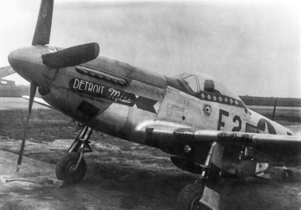 P-51D-5 Detroit Miss 001