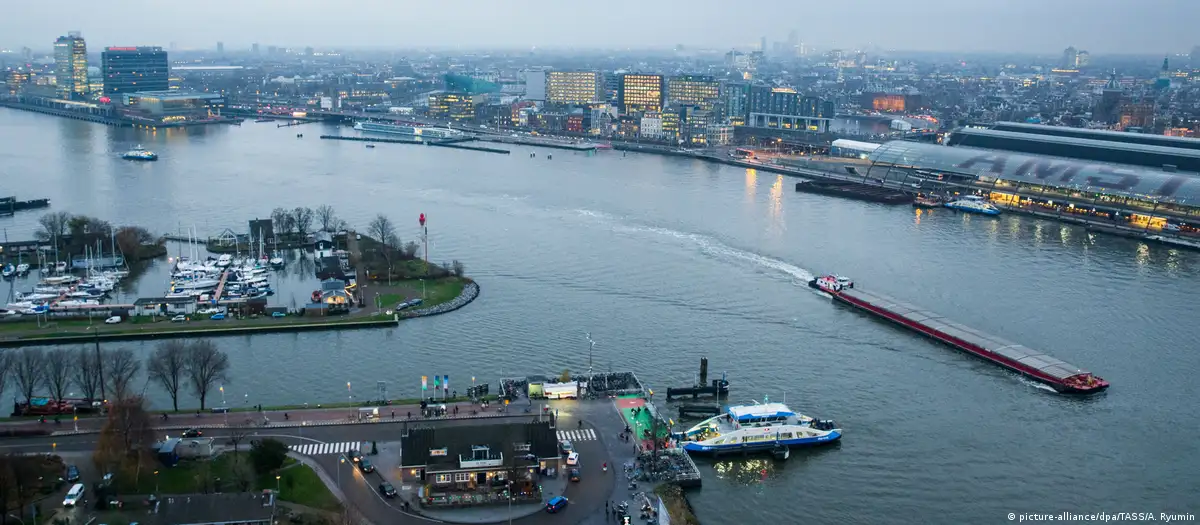 Cierran dique en Ámsterdam por granada