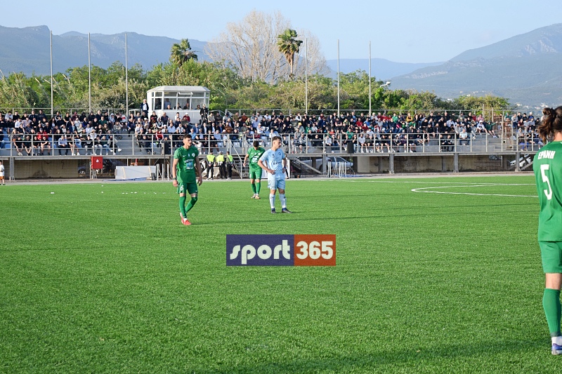 , &Tau;&omicron; &phi;&omega;&tau;&omicron;&rho;&epsilon;&pi;&omicron;&rho;&tau;ά&zeta; &tau;&omicron;&upsilon; &tau;&epsilon;&lambda;&iota;&kappa;&omicron;ύ &Epsilon;&rho;ά&nu;&eta;-&Pi;&alpha;&nu;&theta;&omicron;&upsilon;&rho;&iota;&alpha;&kappa;ό&sigmaf; (&phi;&omega;&tau;&omicron;)