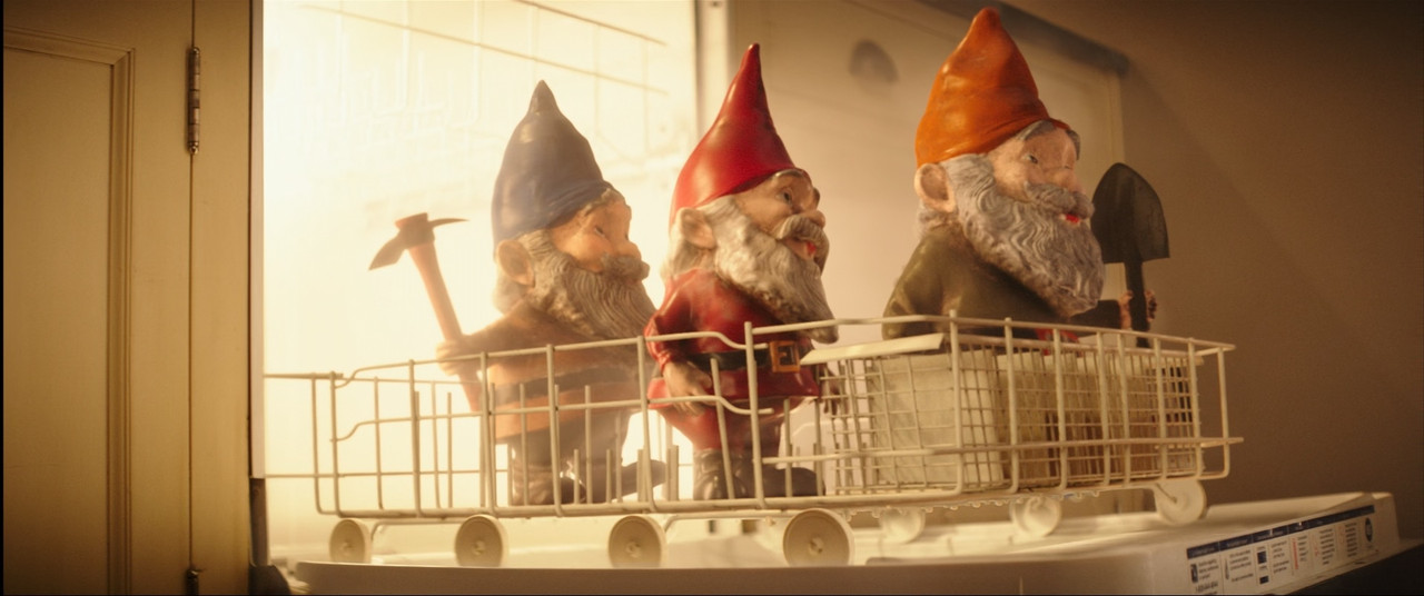 Goosebumps 2015 (1080p x265 10bit Tigole).mkv_snapshot_00.45.41_