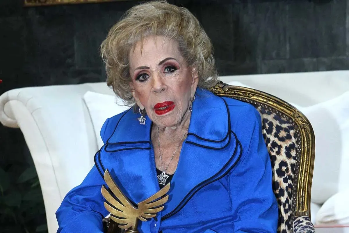 Silvia Pinal reaparece tras salir del hospital, esto fue lo que dijo