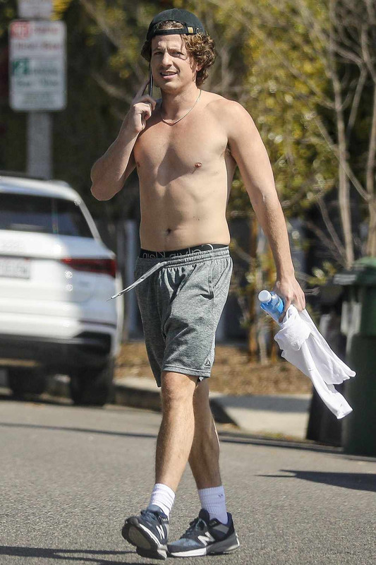 charlie-puth-1-b0a5160ae7444e19b038eea21