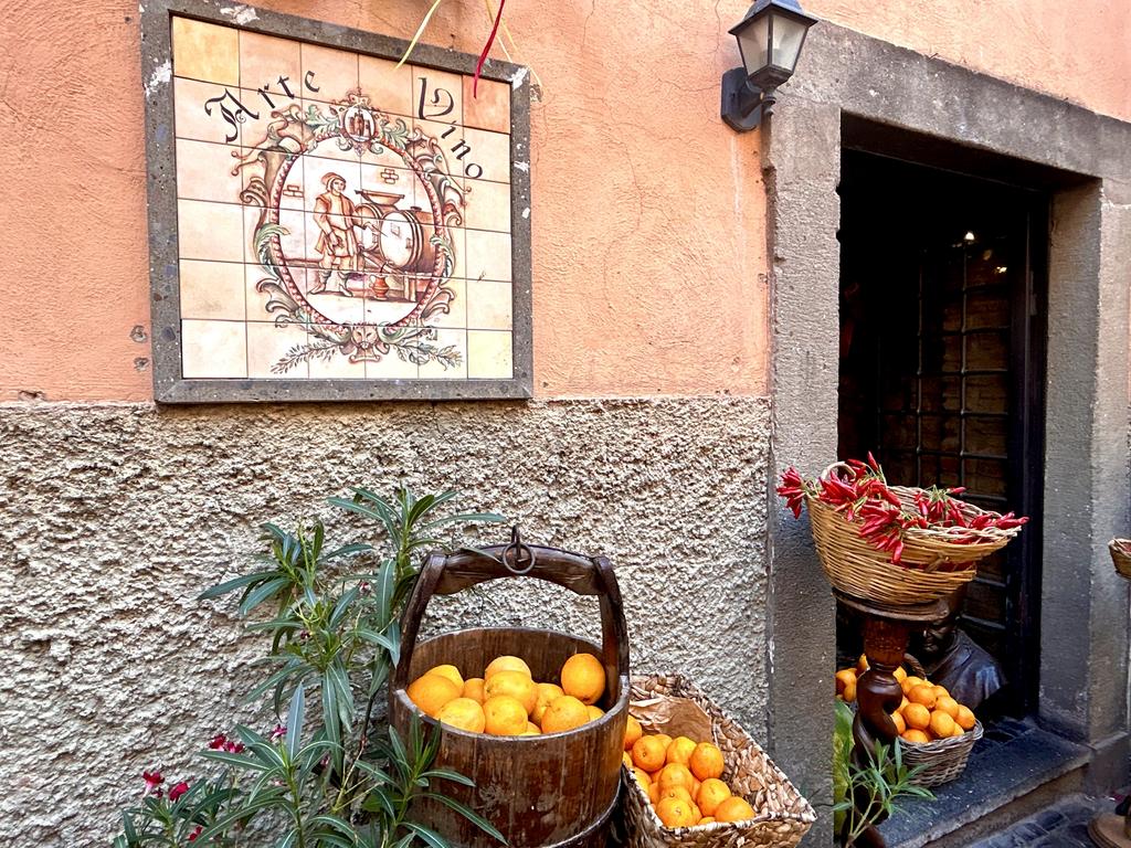 Жаркий сентябрь на побережье Тирренского моря.