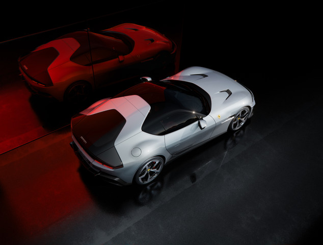 New_Ferrari_V12_ext_01_Design_white_640x480