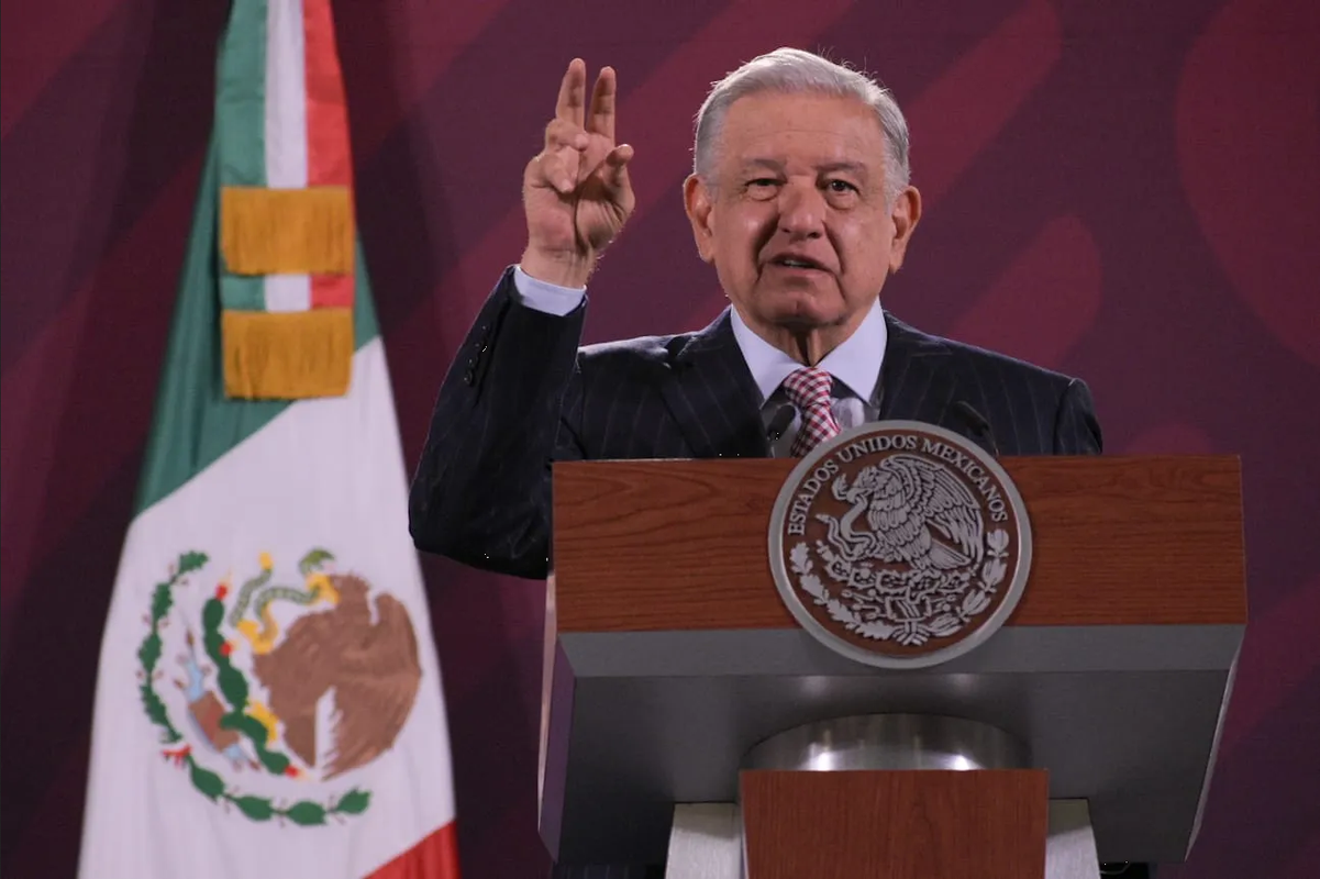 AMLO publicará informe de la Sedena por caso Ayotzinapa a nueve años de la desaparición