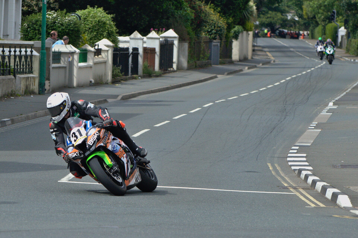 Vmax Tour 2019 au TT à l'île de Man R-DSC9995