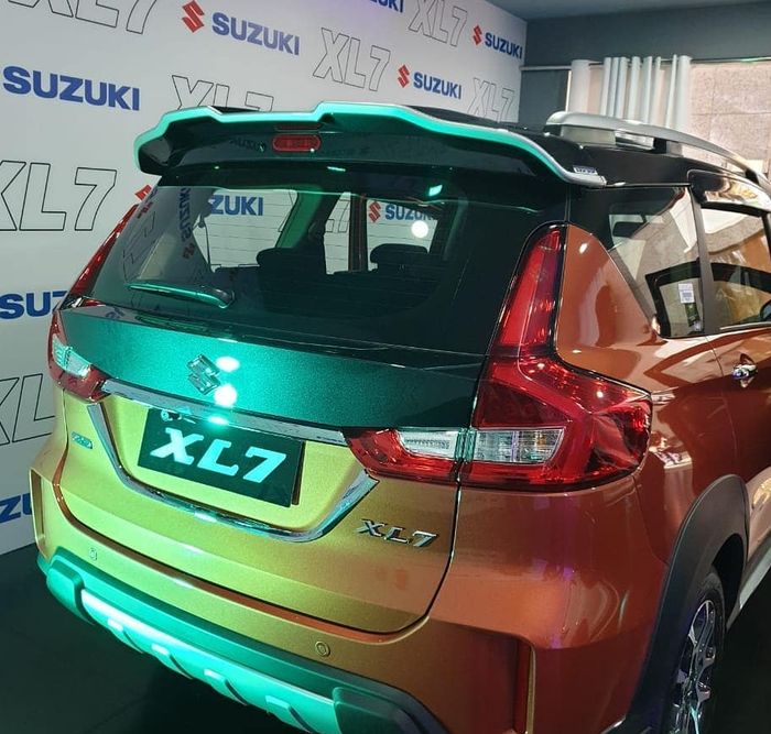 Suzuki XL7